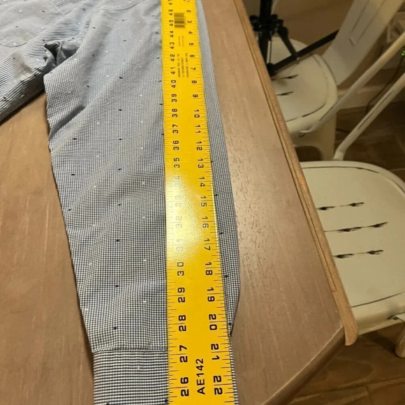 Men’s Roundtree & Yorke Button Down Shirt Size Large - Picture 8 of 8